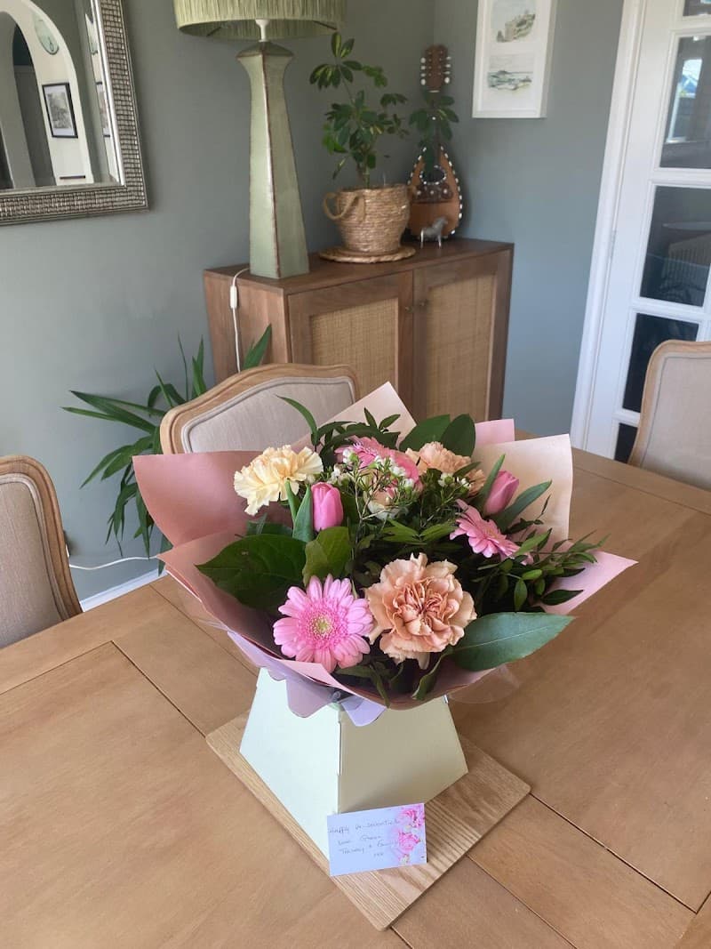 Glorious Flowers & Balloons — florists in Horndean