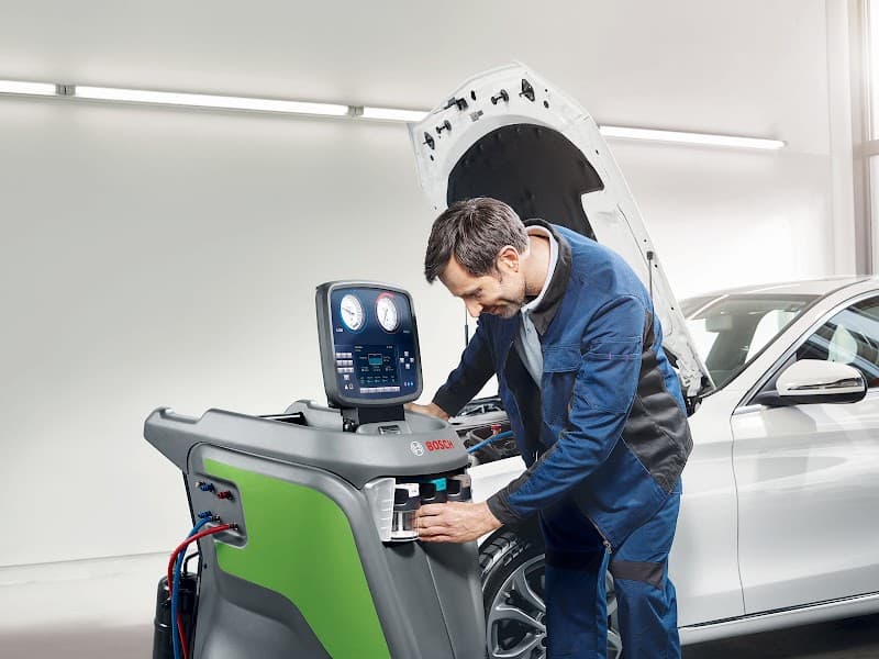 Westfields Auto Centre Horndean — garages in Horndean